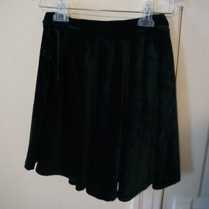 🌲 Forrest green velvet skater skirt